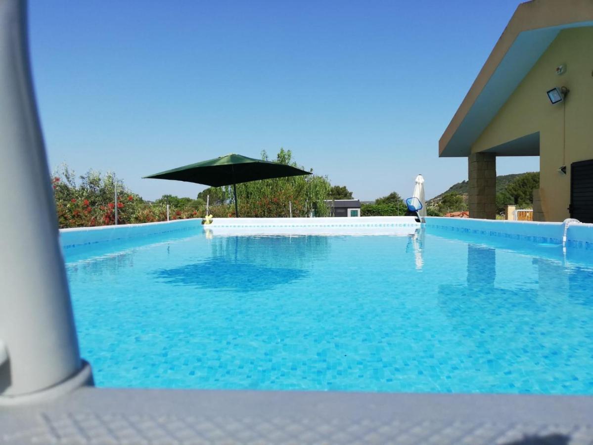 Con Piscina 